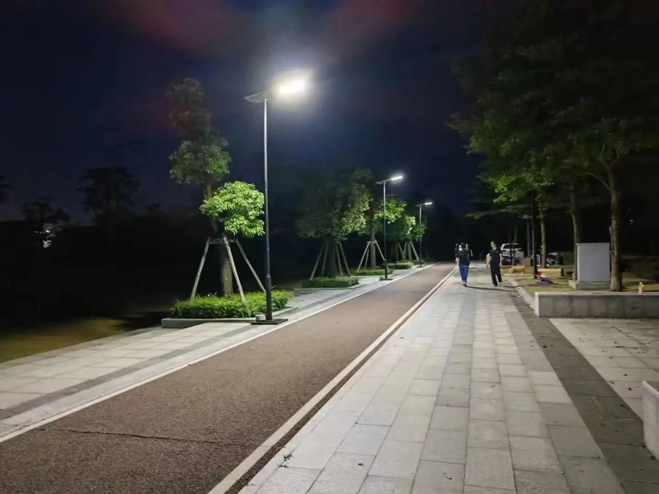 太阳能路灯星舰